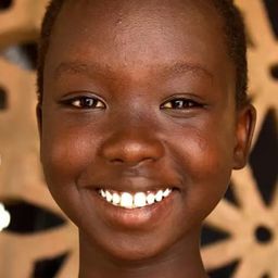 Michelle Lemuya Ikeny 飾演 Nawi