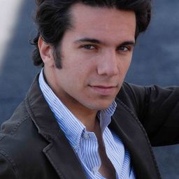 Vincenzo Alfieri 飾演 il cliente