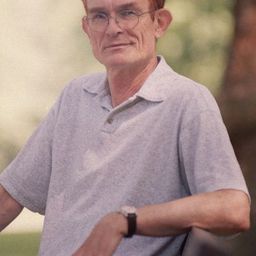 Piet Klocke 飾演 Kreuzkamm Senior