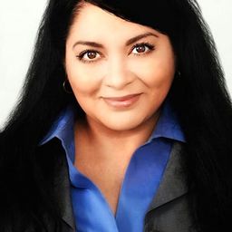 Adelina Saldana - 最後一搏演員 飾演Marta