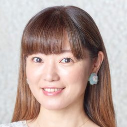 遠藤 綾 - ジョジョの奇妙な冒険 総集編 Vol.1演員 飾演Poco's Sister (voice)