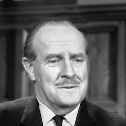 Robert Raglan - Where the Spies Are演員 飾演Sir Robert