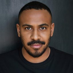 Nasir Villanueva 飾演 Julio