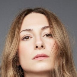 黛門·阿布阿布德 - Here Comes the Rain演員 飾演Nadia