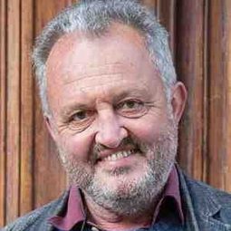 Steve Della Casa - The Entrepreneur演員 飾演Operaio