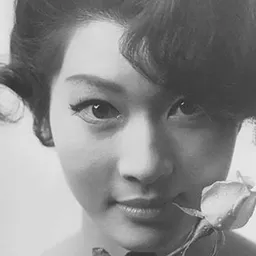 久保菜穂子 飾演 