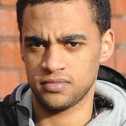 詹姆斯·豪森 飾演 Older Heathcliff