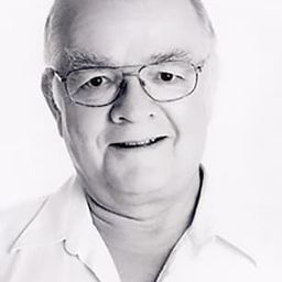 Troels II Munk - 婚禮之後演員 飾演Head Waiter