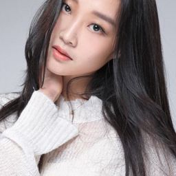 He Xinzhu 飾演 The Fox Demon