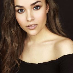 Lina Lecompte 飾演 Lagoona Blue