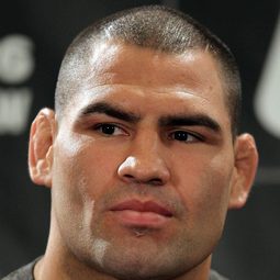 Cain Velasquez 飾演 King's Fighter