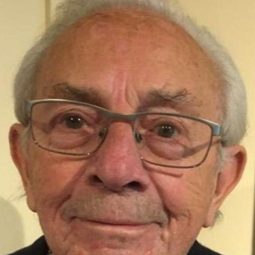 Richard Tate - Lily Meets Charlie演員 飾演Old Man