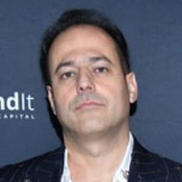 喬爾·科恩 - 終極警報演員 飾演Roland Rousseau