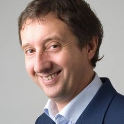 Mauro Pirovano 飾演 Olivieri