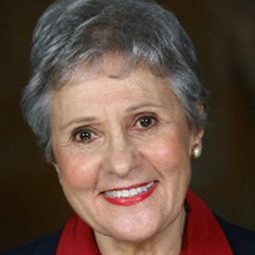 Edith Fields - 推波助瀾演員 飾演Office Manager