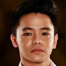 提摩西·卡斯蒂洛 飾演 Rico