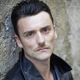 Ciro Esposito 飾演 Capitano dei Carabinieri