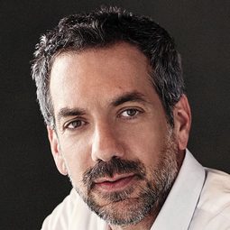 杜德菲力斯 - 軍火狗導演