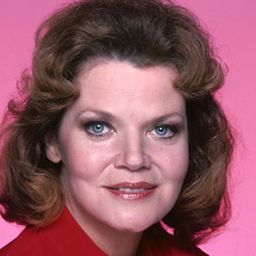 艾琳·布倫南 飾演 Mrs. Wilkerson