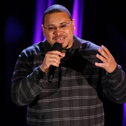 Hugh Moore - 度假好友2：加勒比之亂演員 飾演Zeke