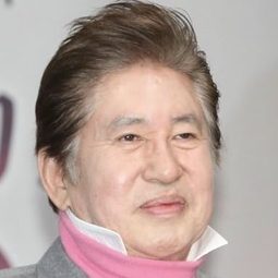 金容建 - Swine Escape演員 飾演Yeong Ee-jeong