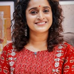 蘇拉比希·拉克希米 飾演 Pushpalata