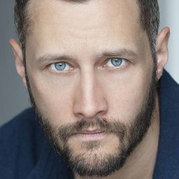 Jake Michaels 飾演 Dawson