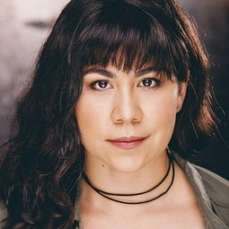 桑塔娜·鄧普西 - 法式三角戀演員 飾演Tanny