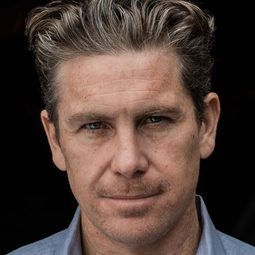 羅伯特·簡恩 飾演 Melvin Plug