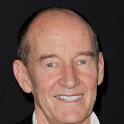 David Hayman 飾演 Pavel