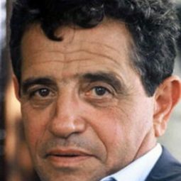 Amidou 飾演 Poupée