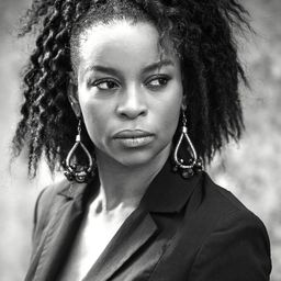 Juliet Esey Joseph 飾演 Blessing