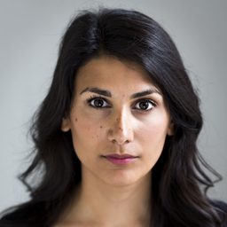 Shirin Golchin 飾演 Shirin Darvish