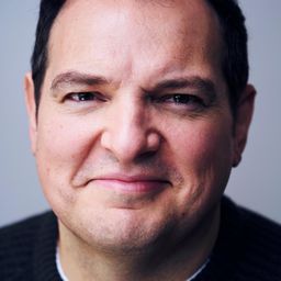 Ian Midlane 飾演 Bondage Man