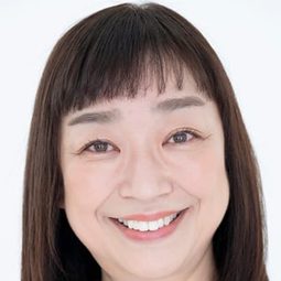 山野海 飾演 Landlady