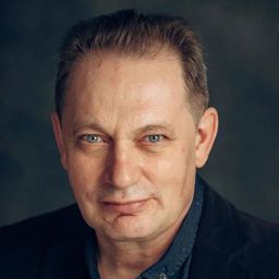 Vladimir Mayzinger 飾演 