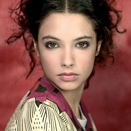 Yohana Cobo 飾演 Paula