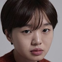 Jeong Bo-ram 飾演 Moon So-hee