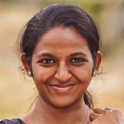 Dhanya Ananya 飾演 Vidya