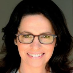 Amanda Silver - 花木蘭編劇