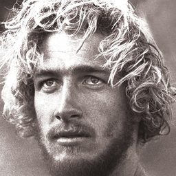 Nat Young 飾演 Nick Naylor