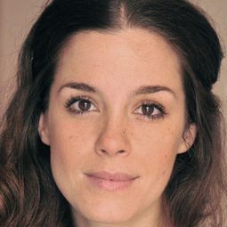 Núria Gago - 溫情避風港演員 飾演Chavela