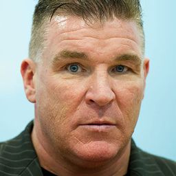 Joe Egan - 恕難恕演員 飾演Lump