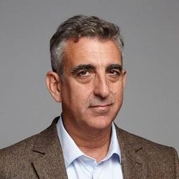 Julien Cafaro - Mina Tannenbaum演員 飾演Man in the street