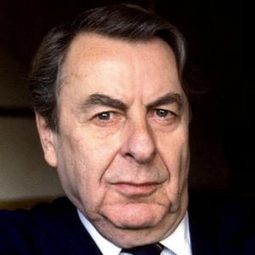 Fons Rademakers 飾演 Raoul Orlov