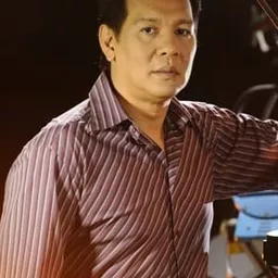 喬伊·馬克茲 飾演 Gio's Father