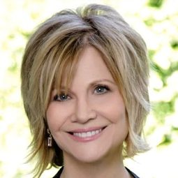 瑪姬·波斯特 - Massarati and the Brain演員 飾演Julie Ramsdell