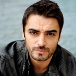 Olivier Sa - Shakira演員 飾演Police #2