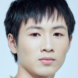 阿提皮奇丘蒂瓦特卡約恩柴 飾演 Jun