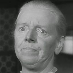 Jean Cadell 飾演 Aunt Lou